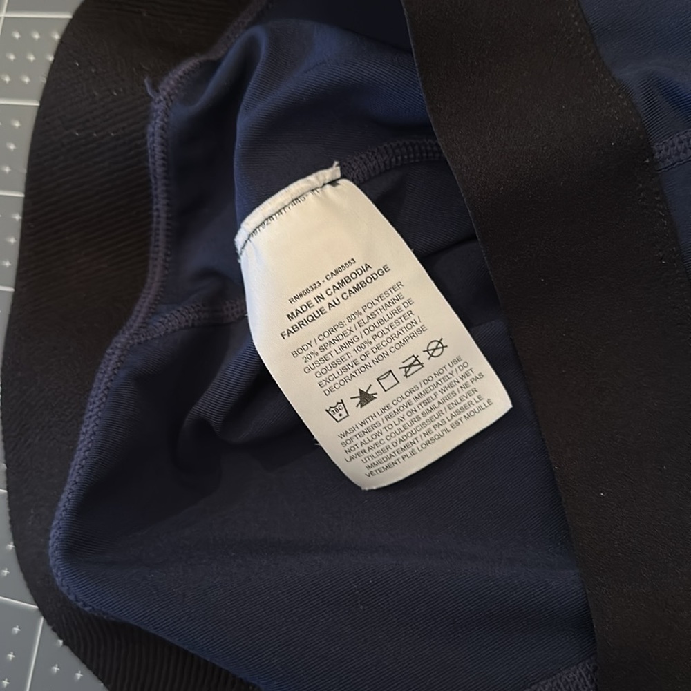 Nike pro women’s size large navy shorts - Picture 4 of 8